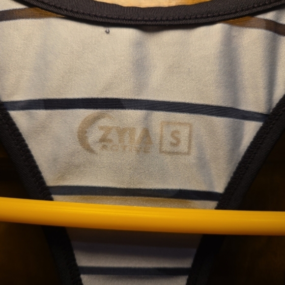 Zyia Tank - Picture 3 of 3